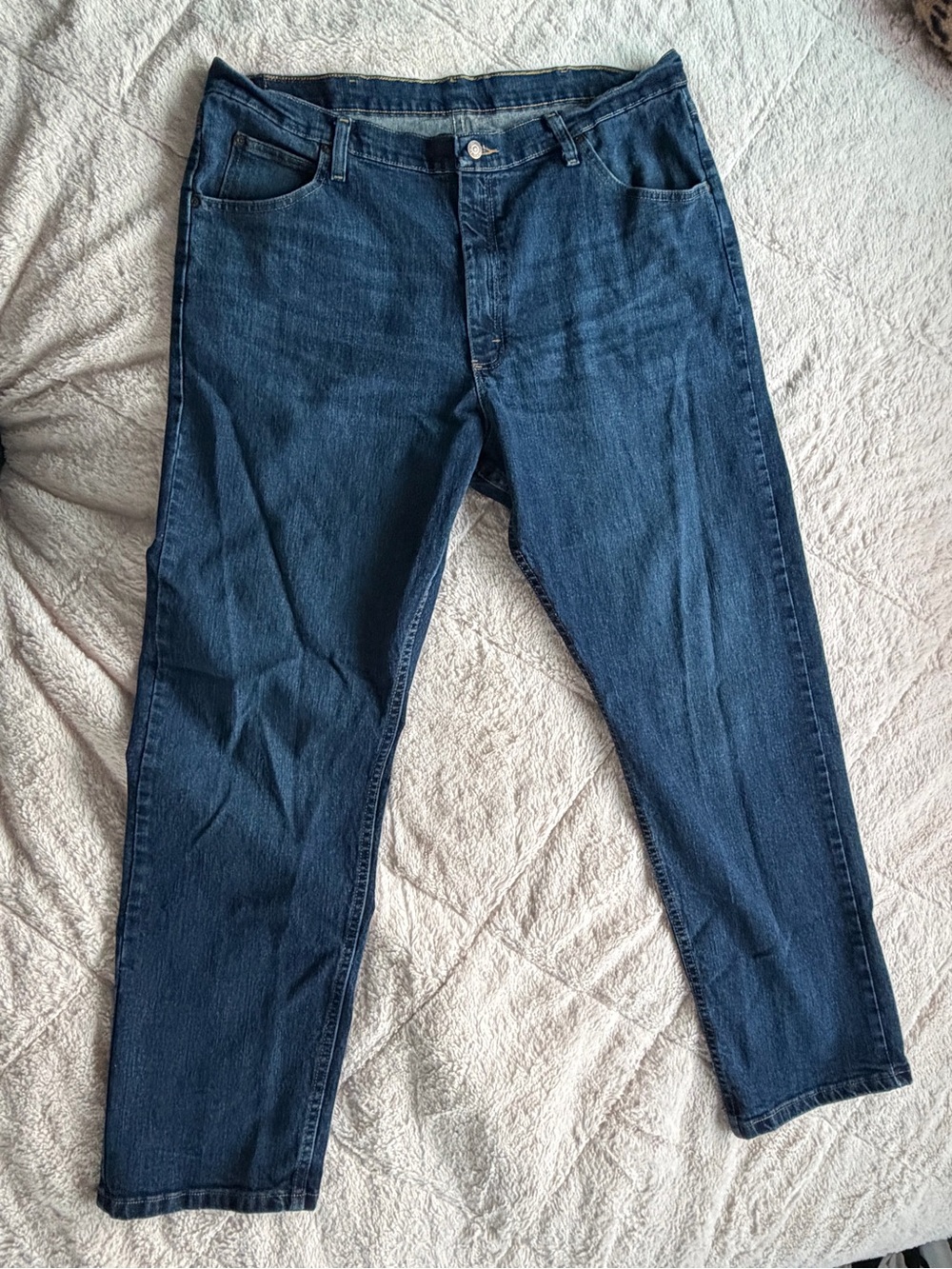 Wrangler 40 x 32 Relaxed fit Jeans